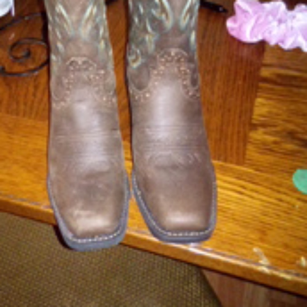 Justin's cowgirl boots size 5.5